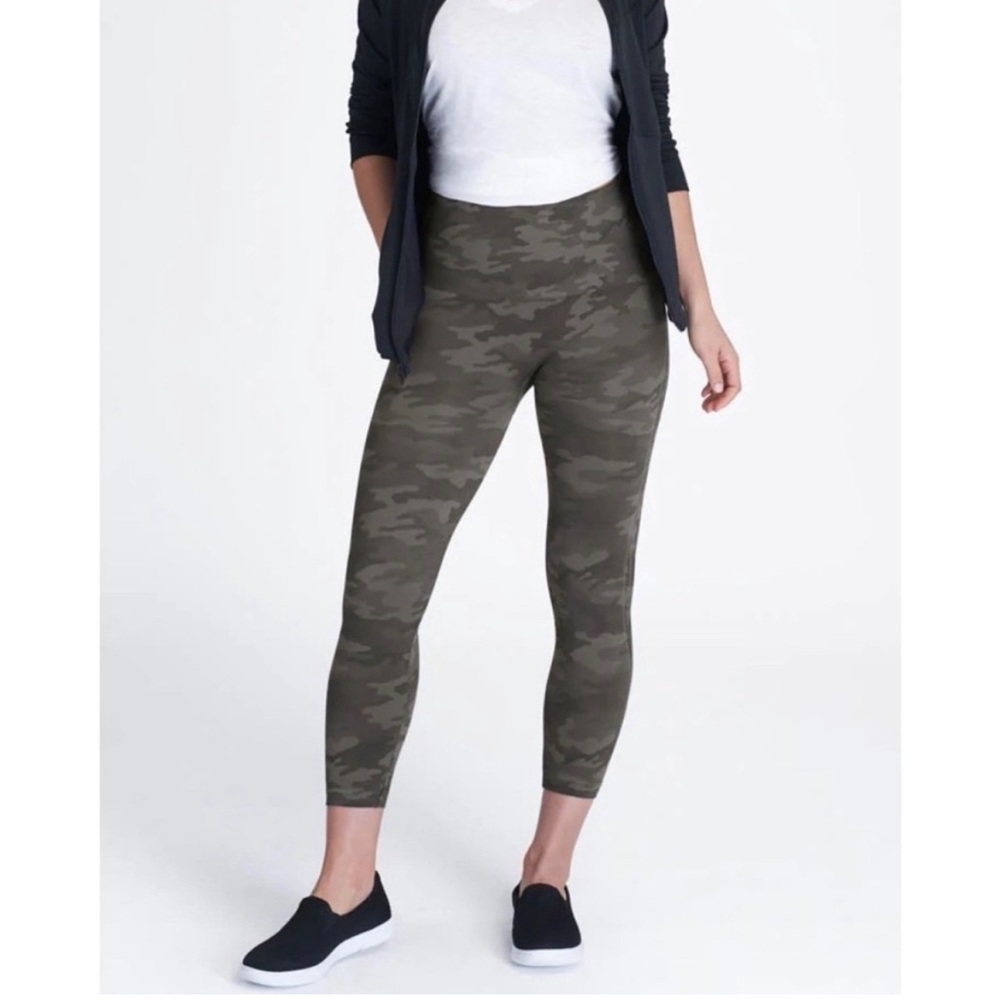Spanx Look At Me Now Green Camo Leggings size M